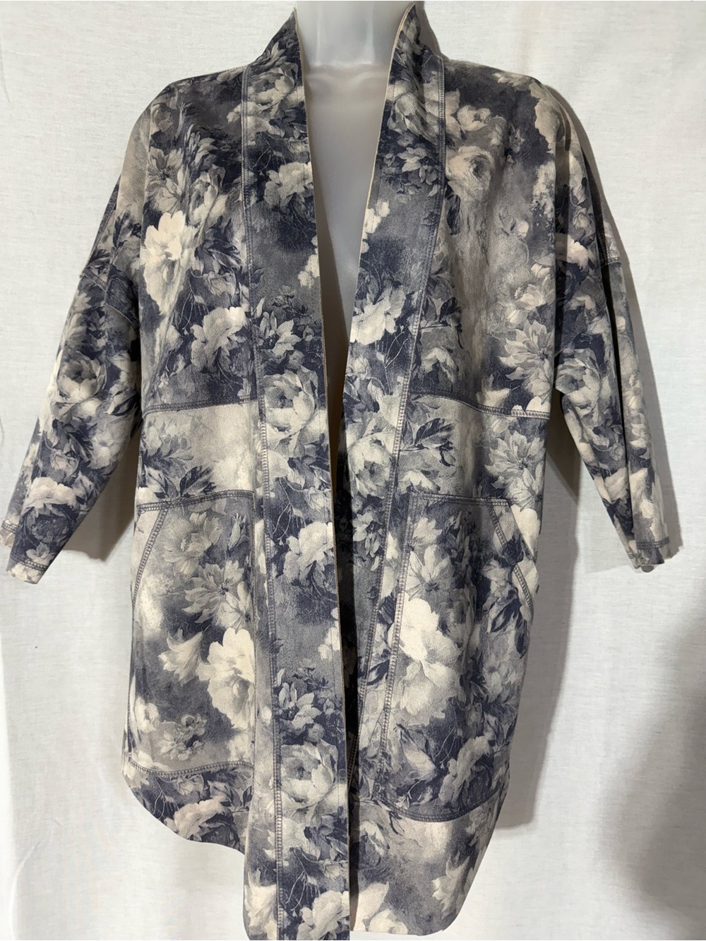 Solitaire by Anthropologie Floral Open-Front Coatigan in Gray and Cream Sz S